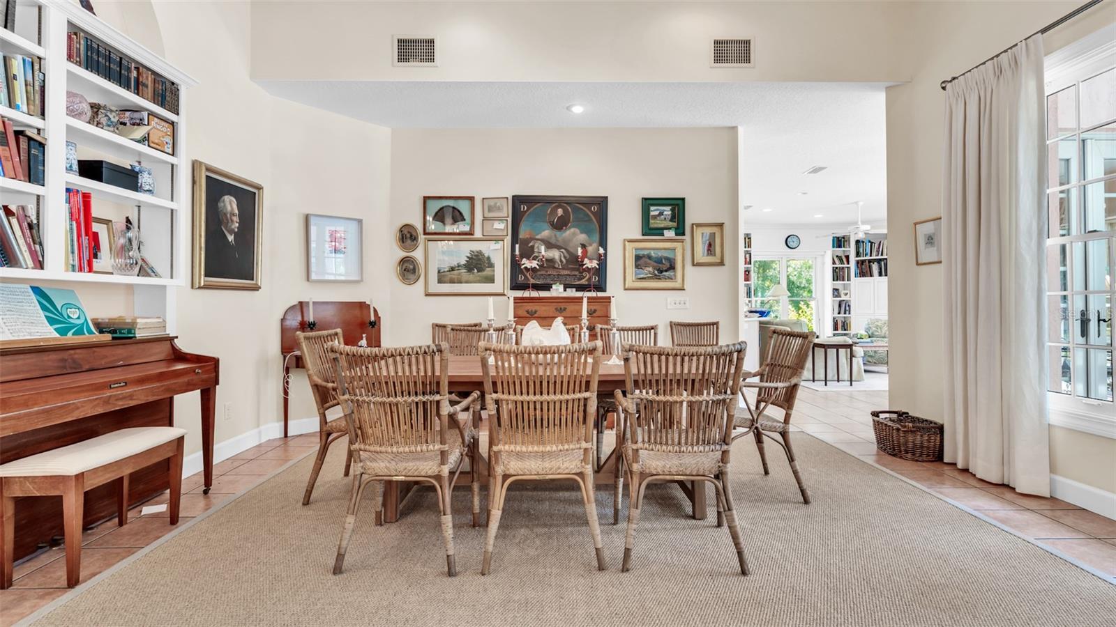 MOUNTAIN LAKE UNREC - Residential