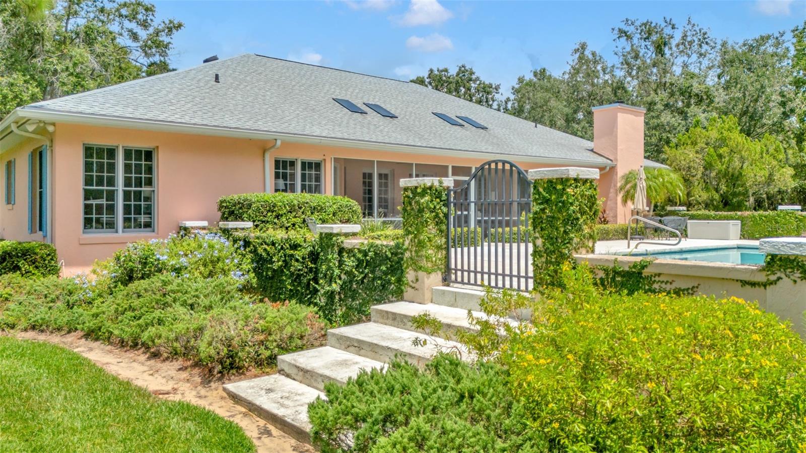 MOUNTAIN LAKE UNREC - Residential