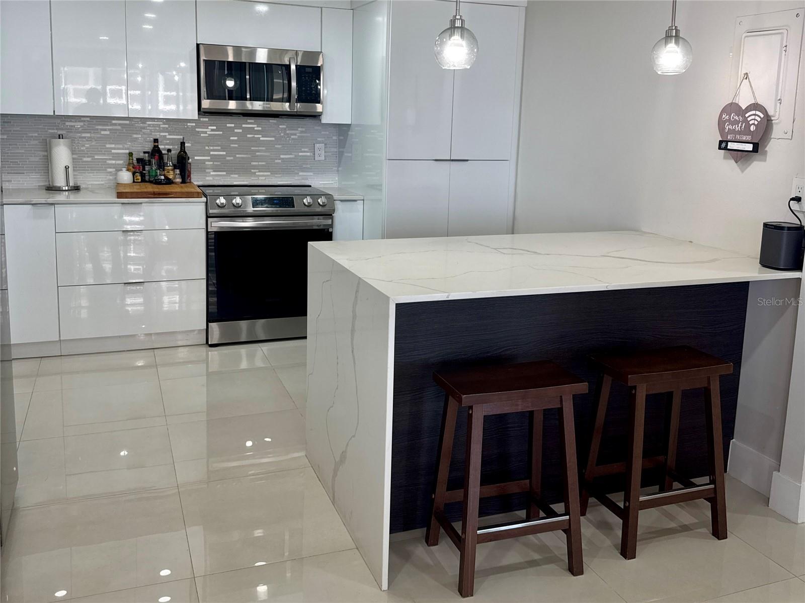 OCEAN RITZ CONDO UNIT 01 - Residential