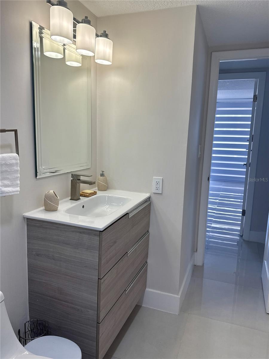 OCEAN RITZ CONDO UNIT 01 - Residential