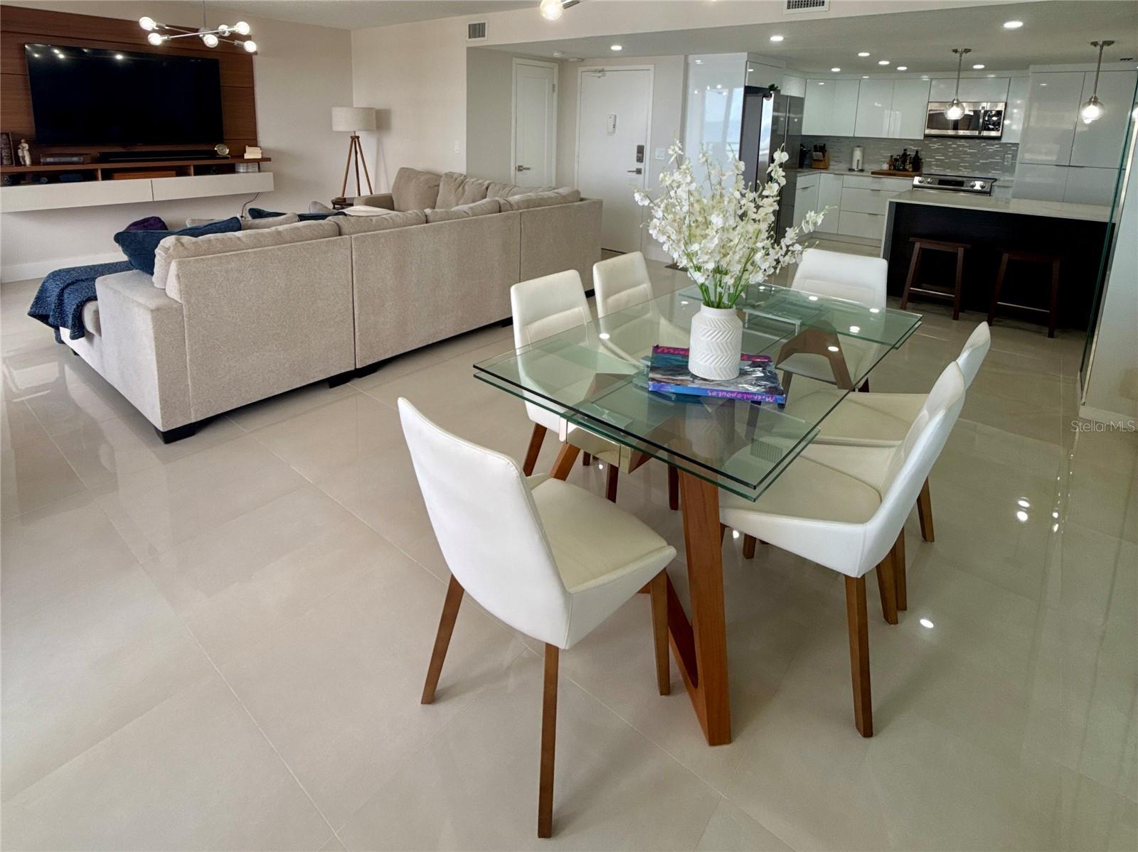 OCEAN RITZ CONDO UNIT 01 - Residential