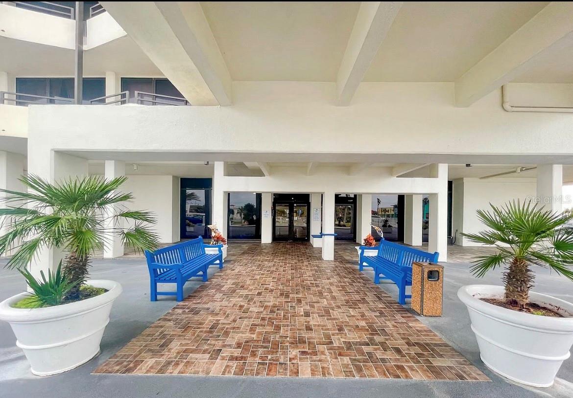 OCEAN RITZ CONDO UNIT 01 - Residential