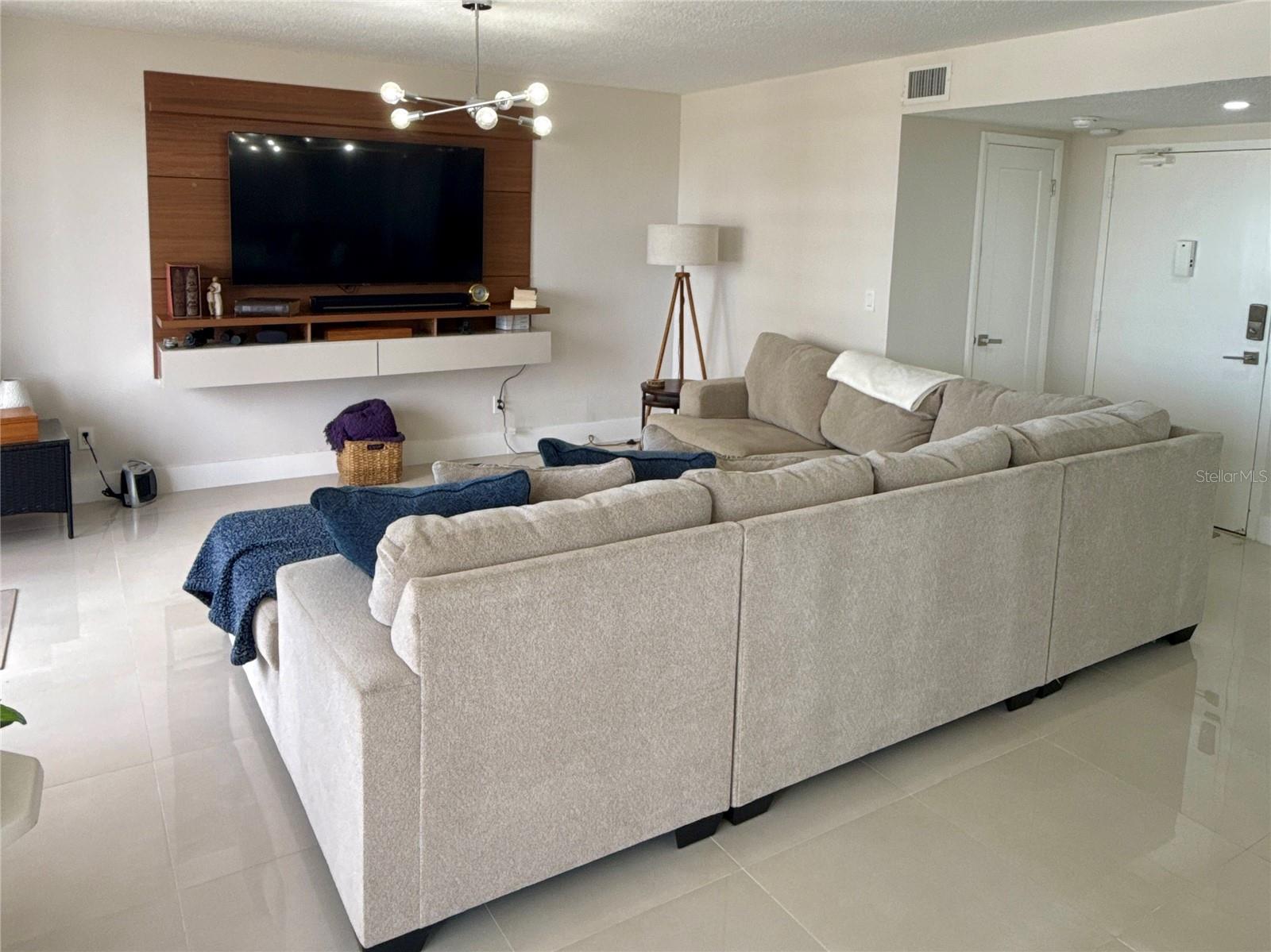 OCEAN RITZ CONDO UNIT 01 - Residential