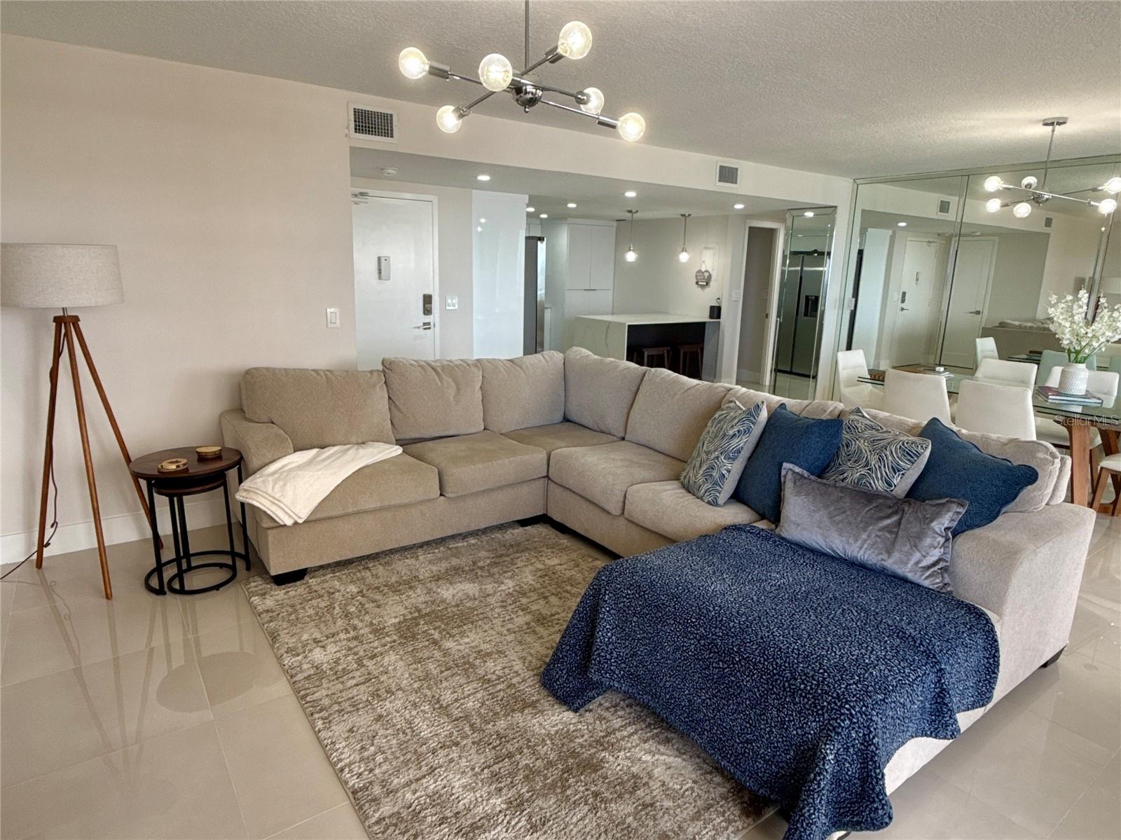 OCEAN RITZ CONDO UNIT 01 - Residential