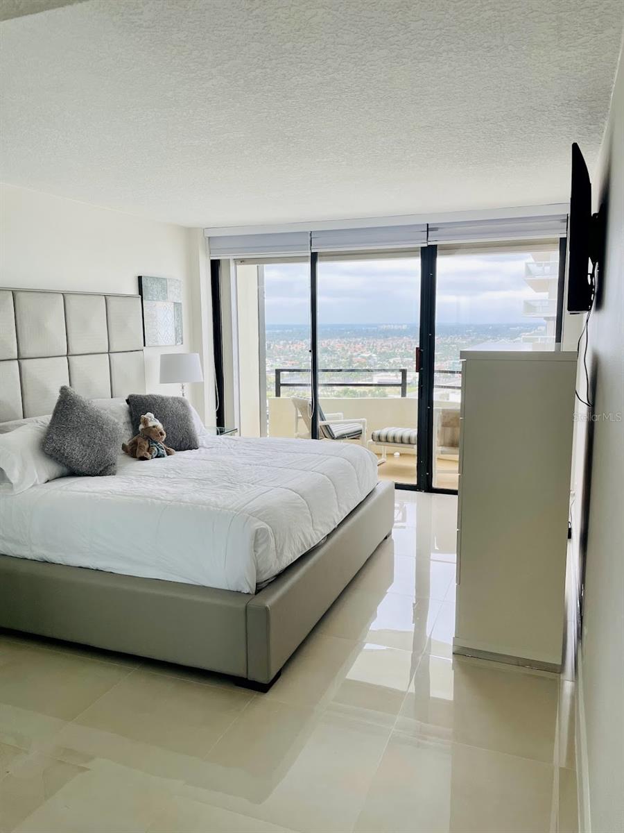 OCEAN RITZ CONDO UNIT 01 - Residential