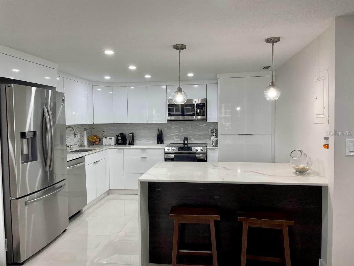 OCEAN RITZ CONDO UNIT 01 - Residential