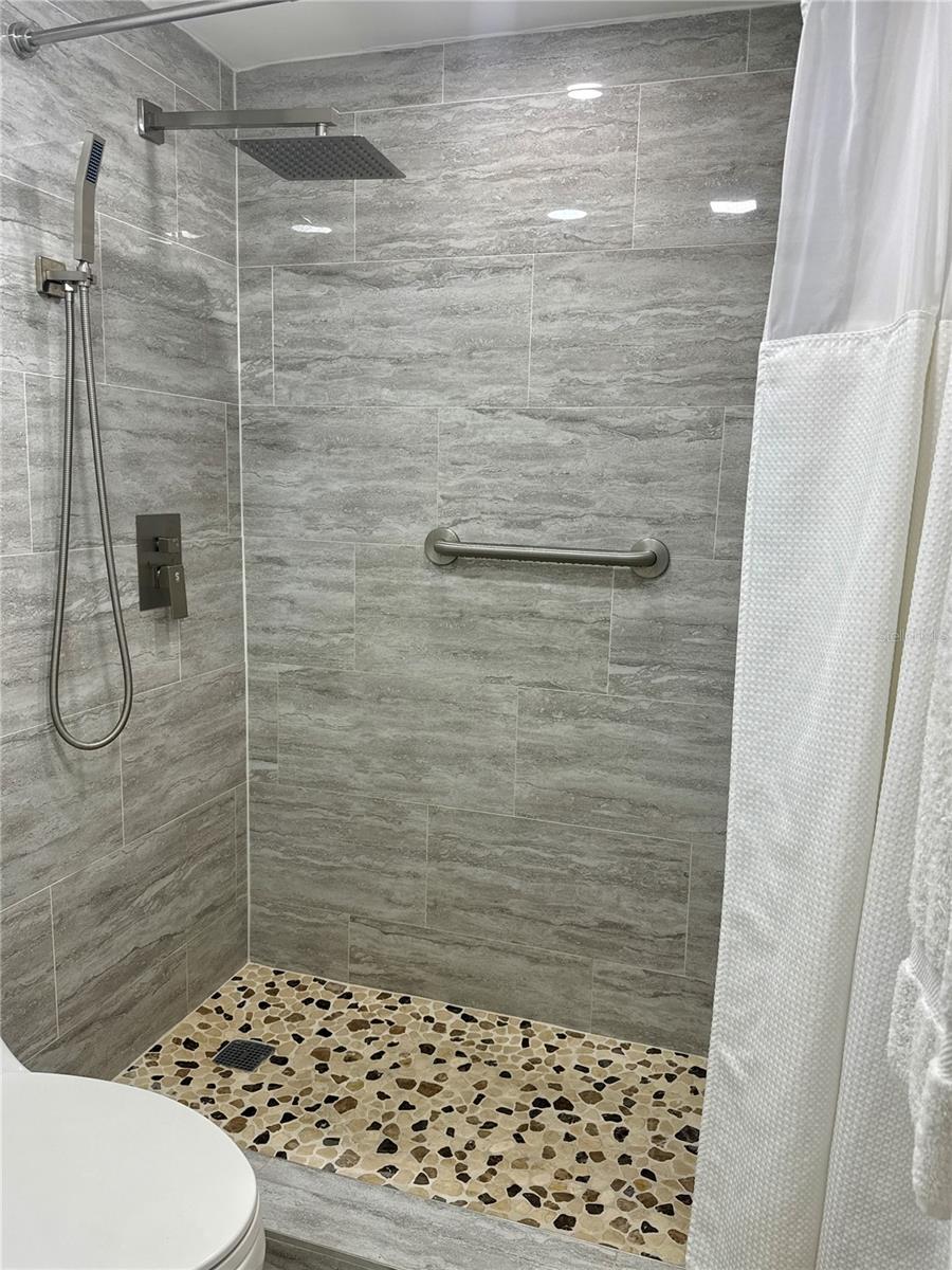 OCEAN RITZ CONDO UNIT 01 - Residential