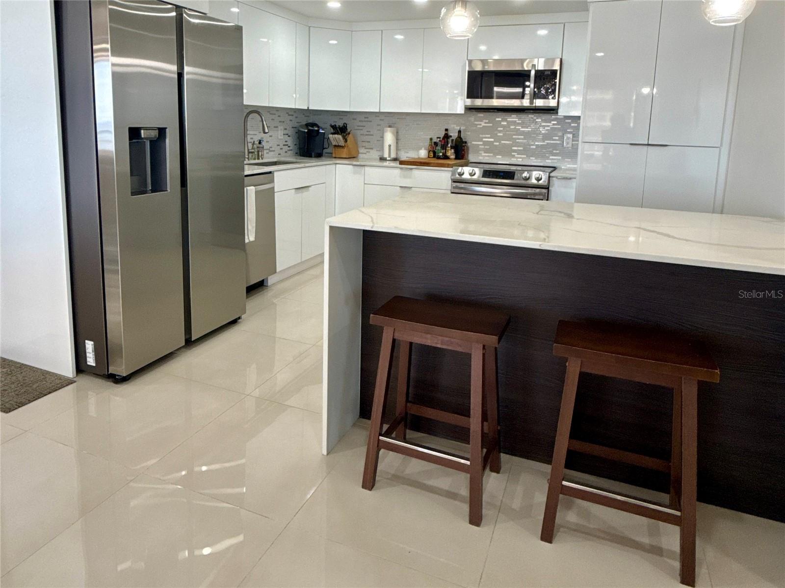 OCEAN RITZ CONDO UNIT 01 - Residential