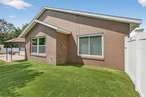 Tiny photo for 11637 Lake Drive, Leesburg, FL 34788 (MLS # G5110362)