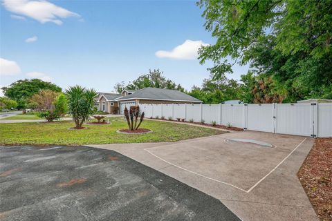 Tiny photo for 11637 Lake Drive, Leesburg, FL 34788 (MLS # G5110362)