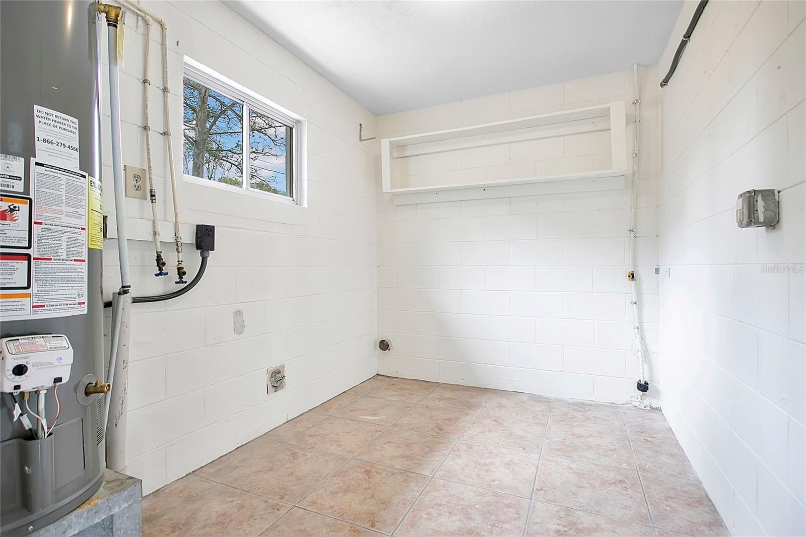 HEFTLER HOMES HOWELL PARK SEC ONE - Residential