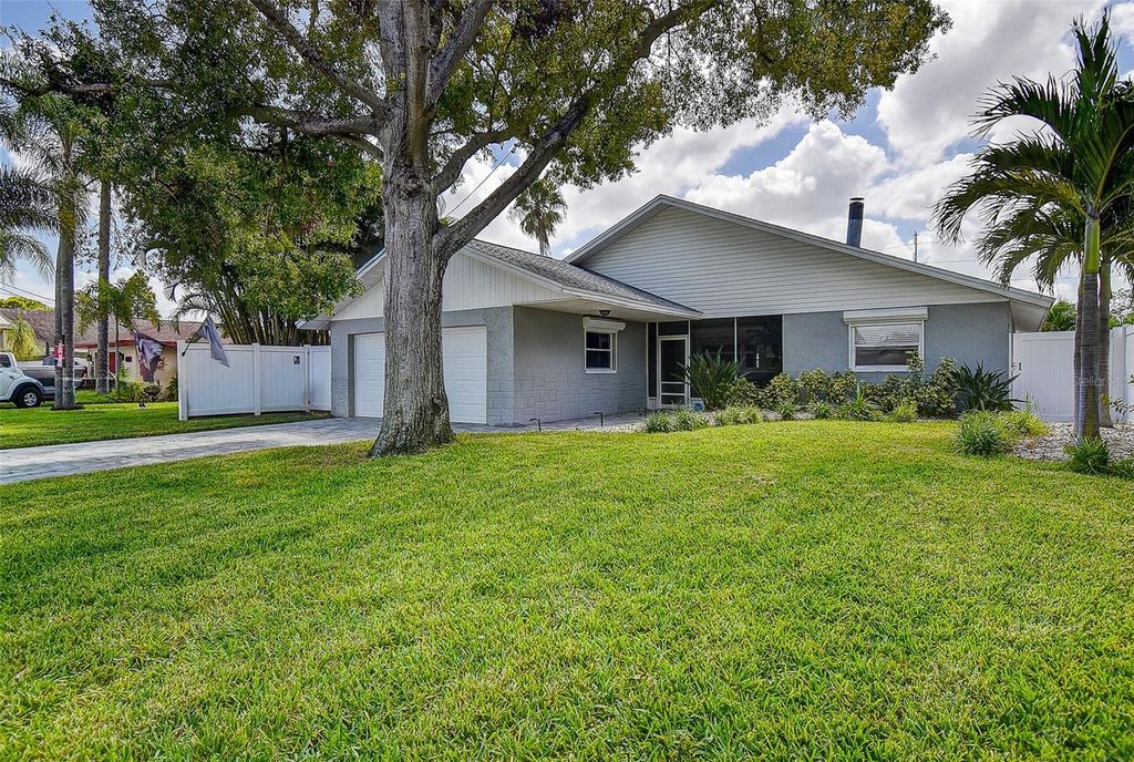 Photo of 9084 76th Avenue, Seminole, FL 33777 (MLS # TB8435295)