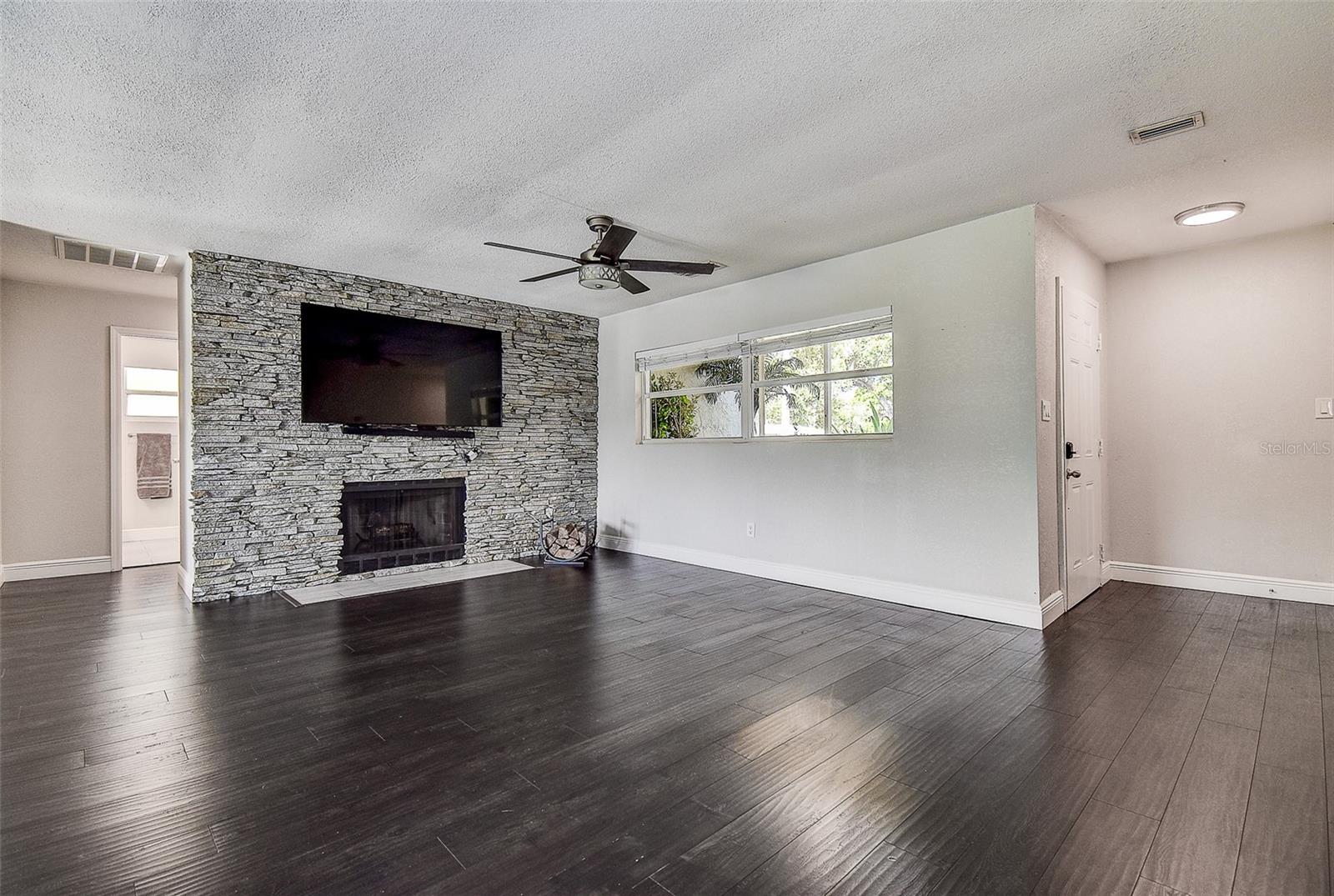 LAKE PEARL ESTATES - Residential