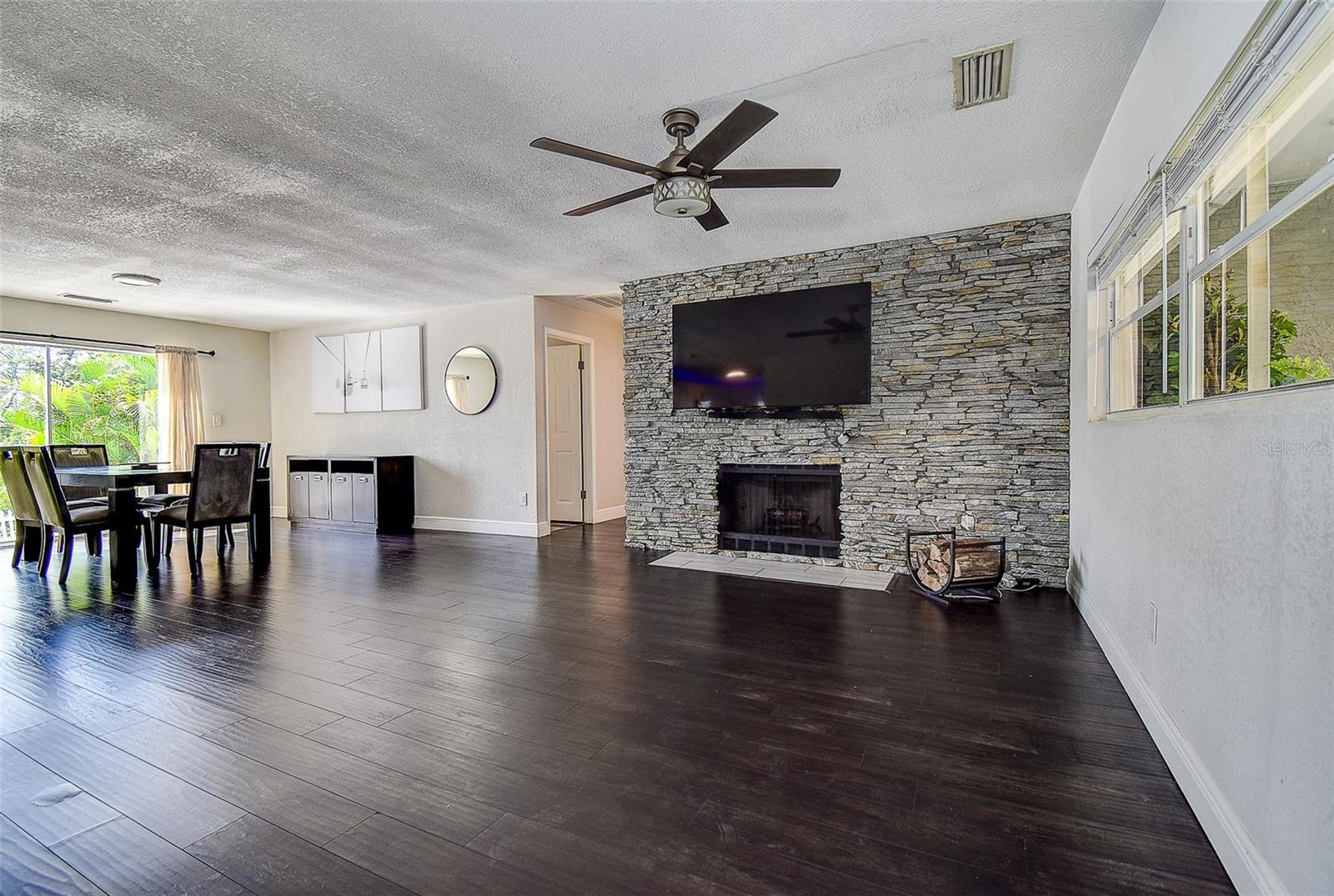 LAKE PEARL ESTATES - Residential