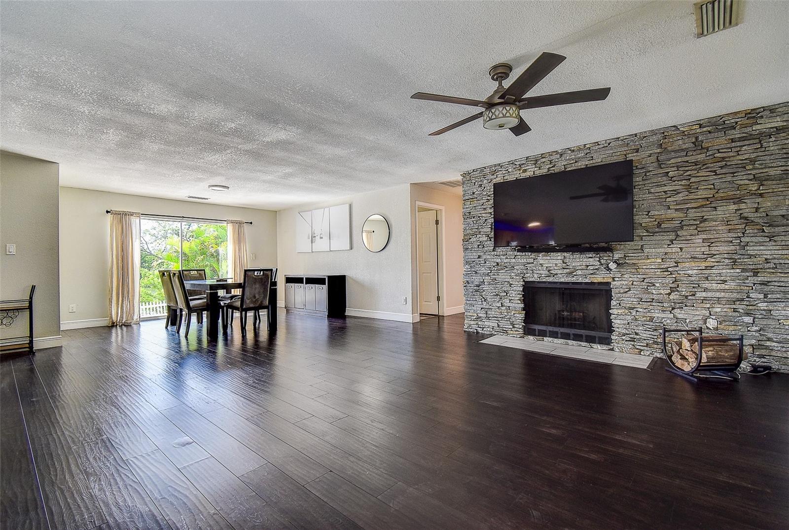 LAKE PEARL ESTATES - Residential