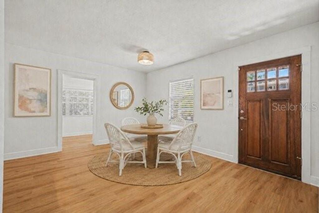 Photo of 4704 W Lawn Avenue, Tampa, FL 33611 (MLS # TB8503754)