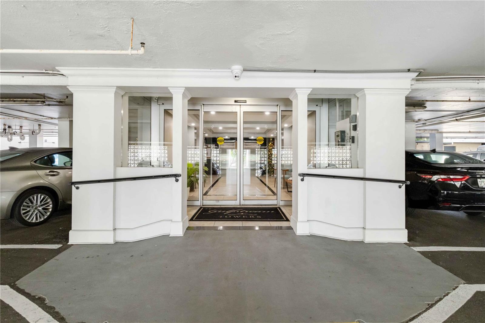 GULFSTREAM TOWERS - Residential