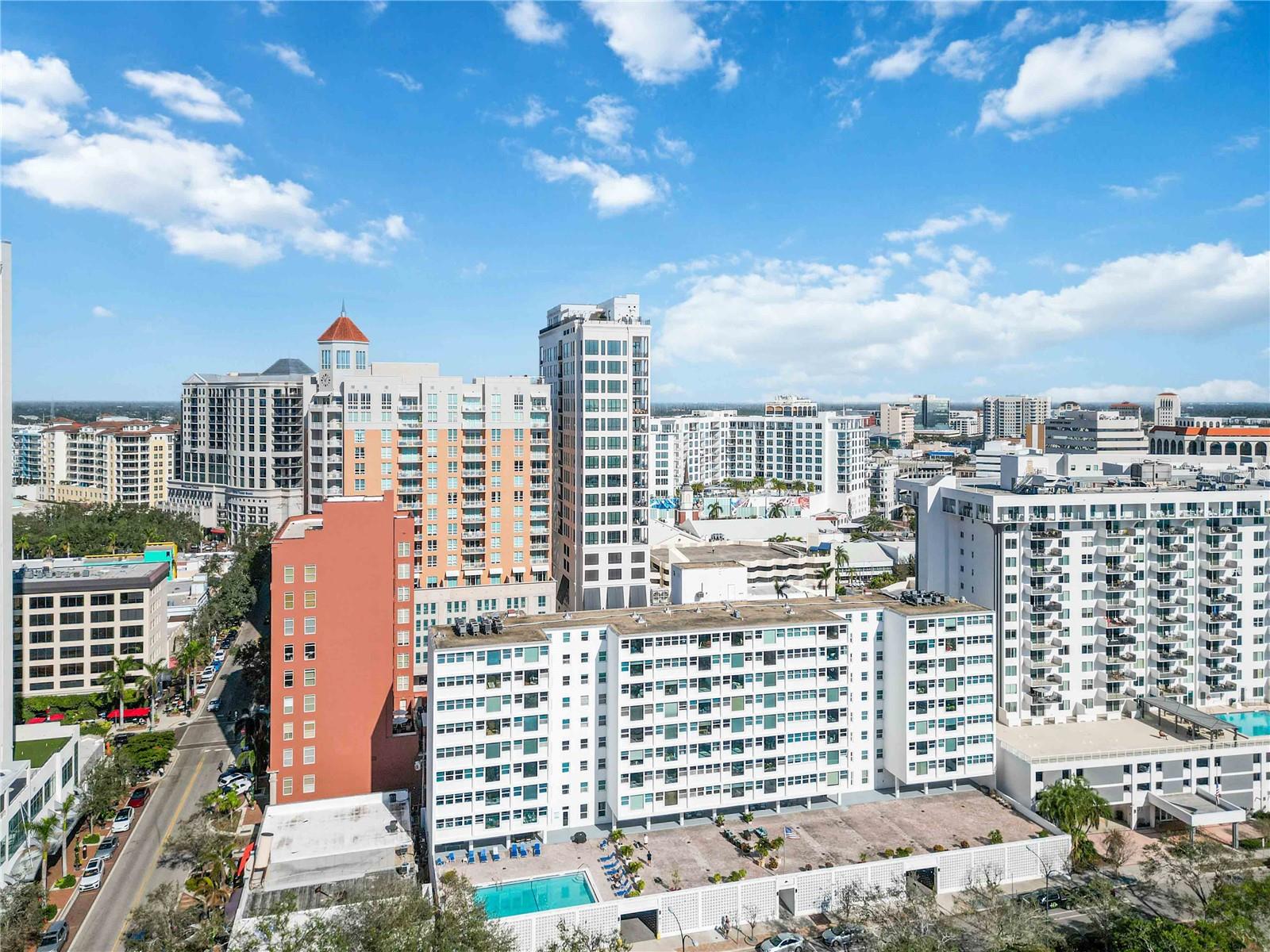 GULFSTREAM TOWERS - Residential