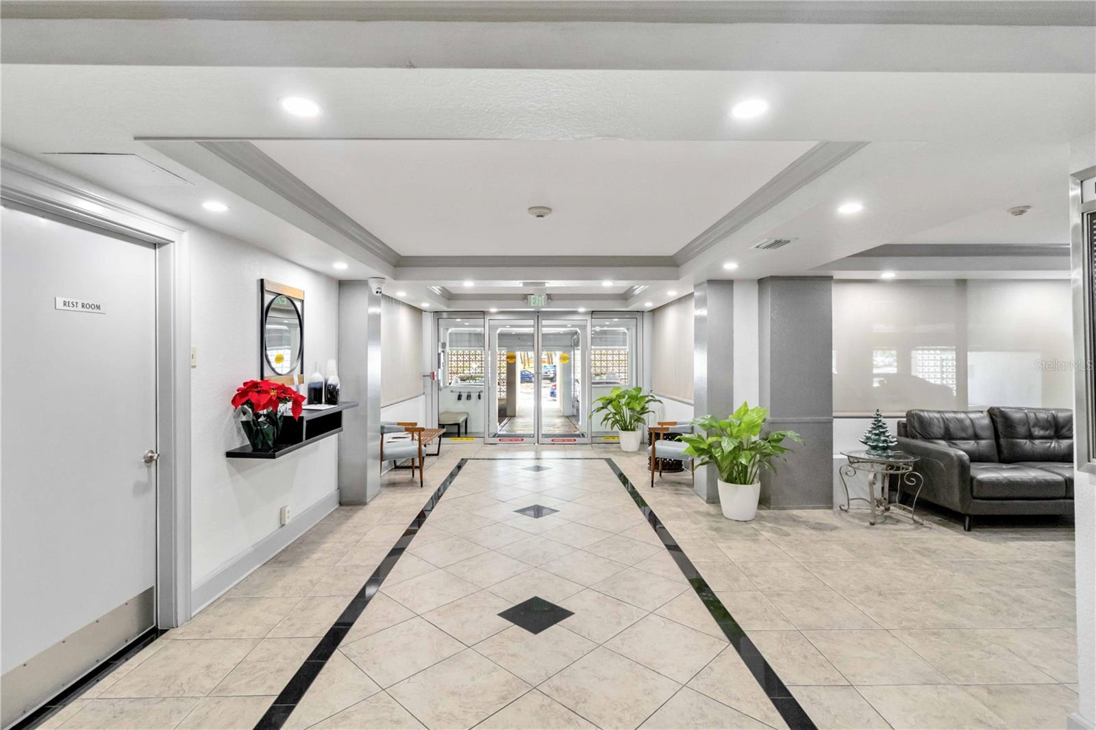 GULFSTREAM TOWERS - Residential