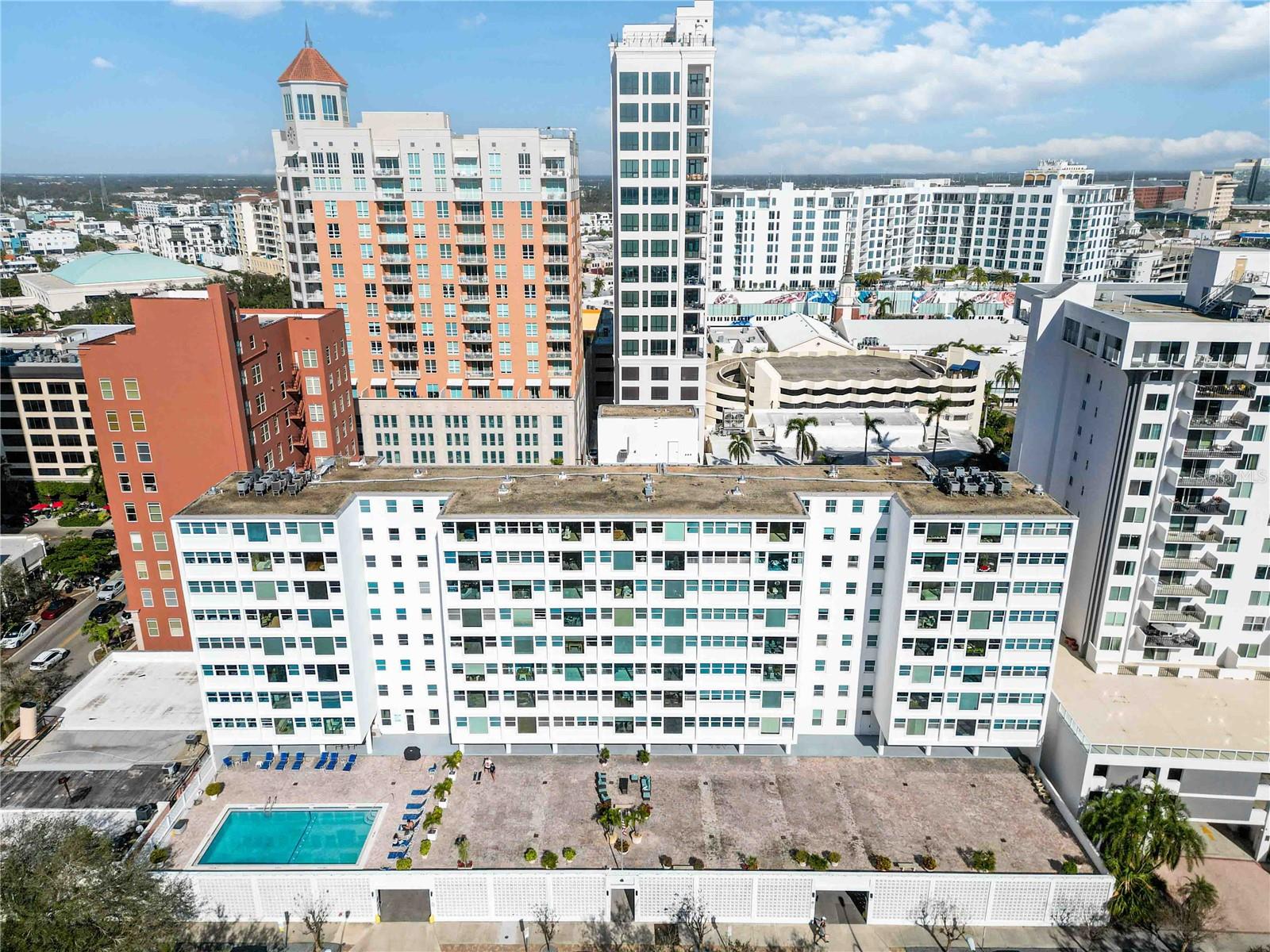 GULFSTREAM TOWERS - Residential