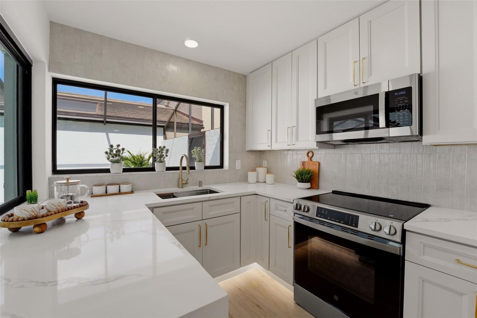 GLEN OAKS MANOR HOMES PH 2 - Residential