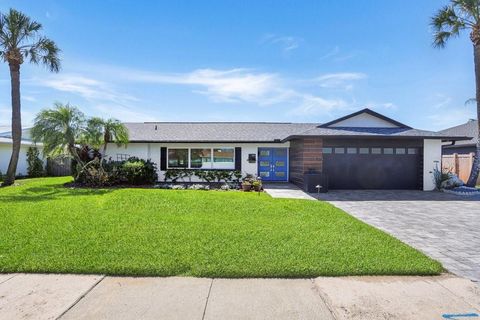Photo of 3926 Venetian Way, Tampa, FL 33634 (MLS # TB8497333)