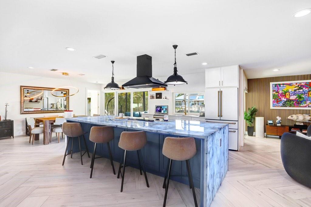 3926 VENETIAN WAY