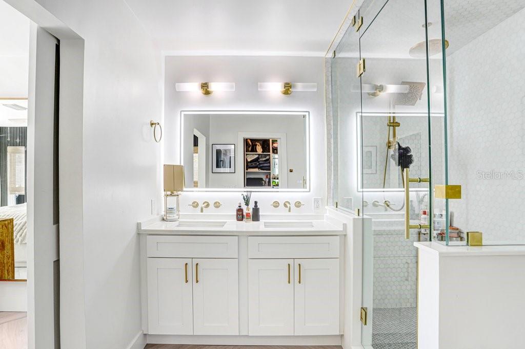 VENETIAN SHORES UNIT 1 - Residential
