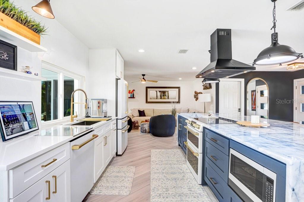 VENETIAN SHORES UNIT 1 - Residential