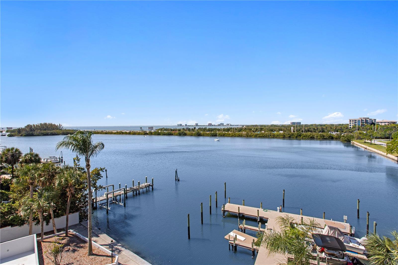 MARINER CONDO APTS - Residential