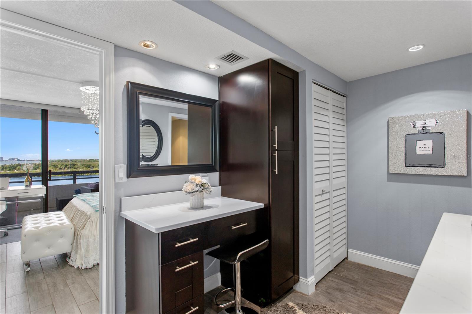 MARINER CONDO APTS - Residential