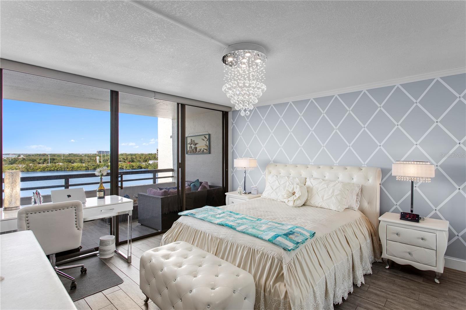 MARINER CONDO APTS - Residential