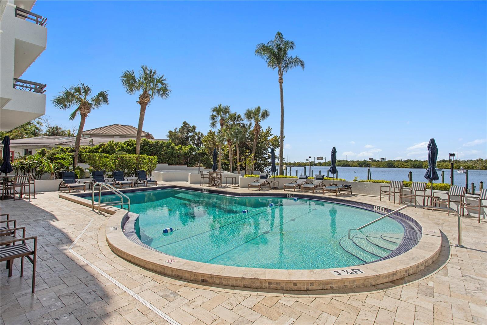 MARINER CONDO APTS - Residential