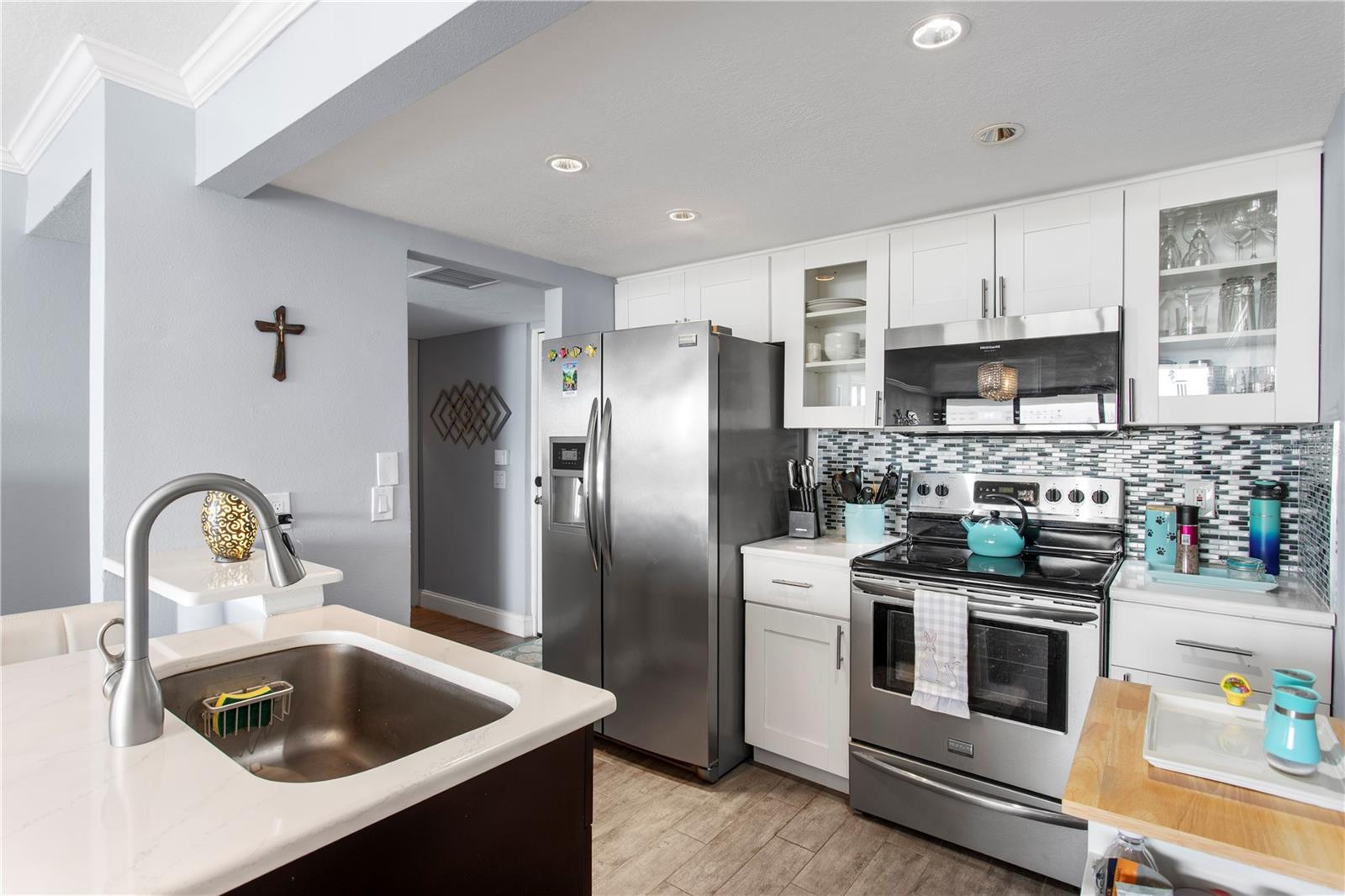 MARINER CONDO APTS - Residential