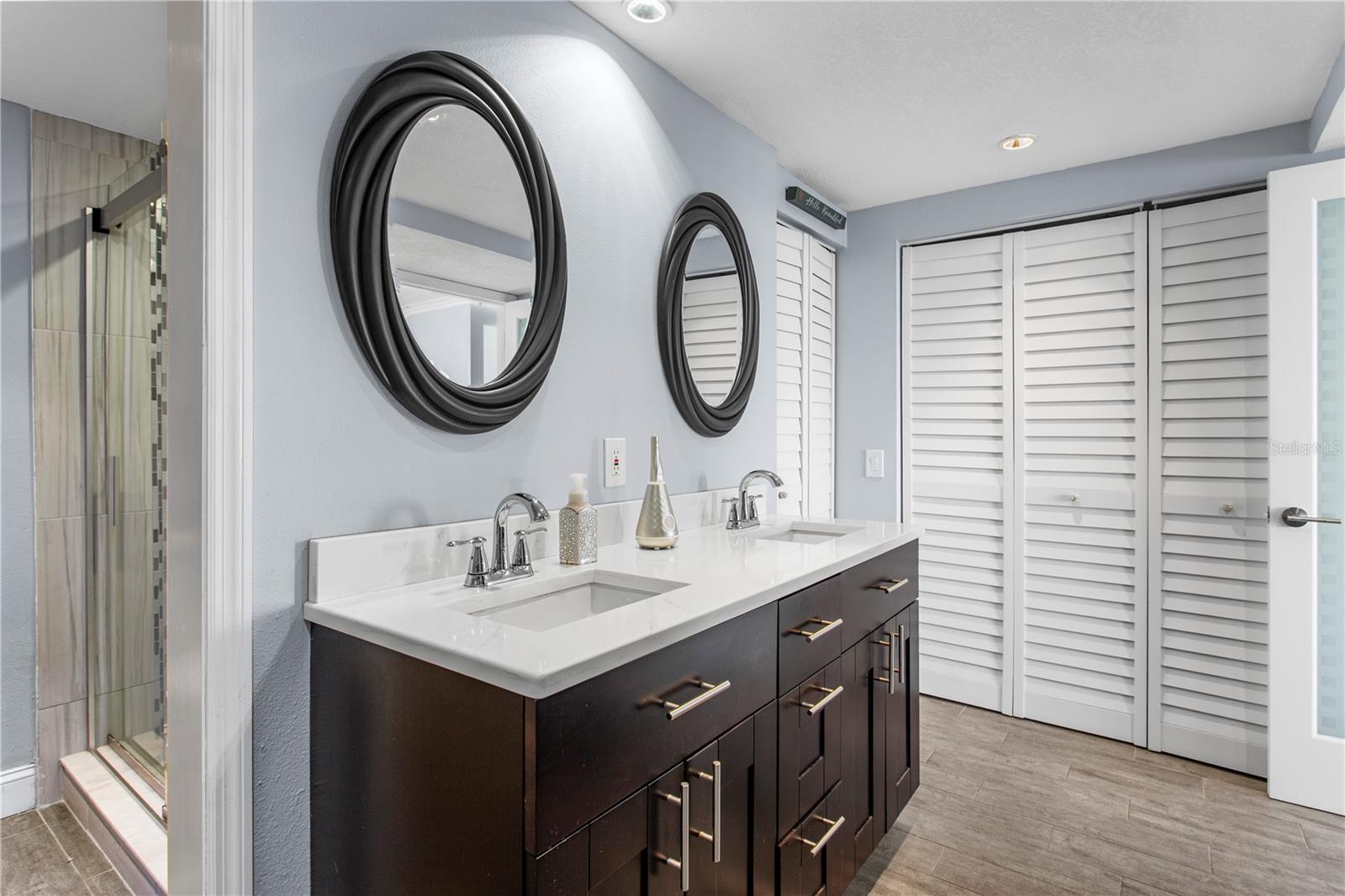 MARINER CONDO APTS - Residential