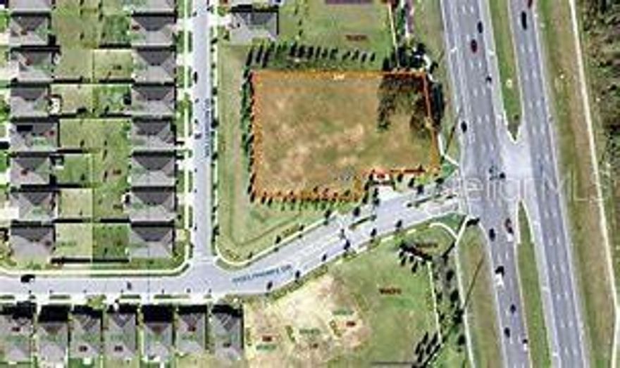 45990 Highway 27, Davenport, FL 33897
This site is located just north of Interstate 4 in Davenport, Florida. It's also within Polk County, one of the fastest growing counties in the nation. Major features of this site include frontage on Highway 27 and exposure to over 57,000 cars/day. It's location along Highway 27 also allows for the end user to have immediate access to major thoroughfares that allow for transportation across the entire state.