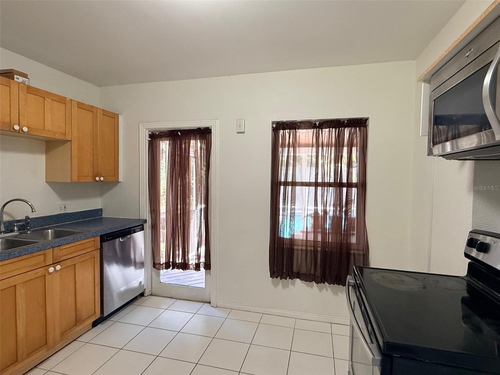 LAKEWOOD ESTATES SEC A - Residential Lease