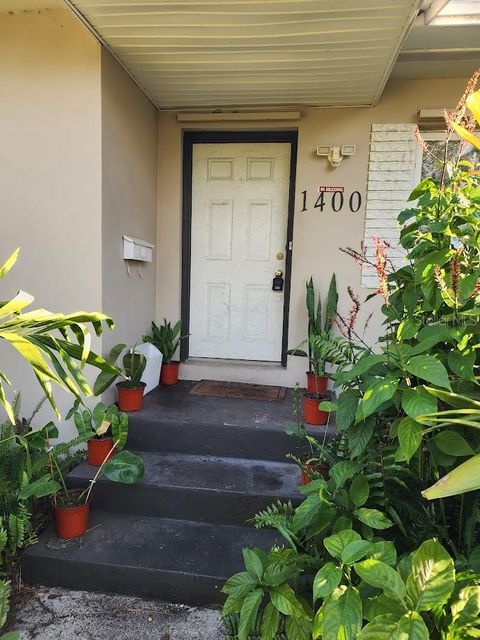 1400 ALHAMBRA WAY S ST PETERSBURG FL 33705