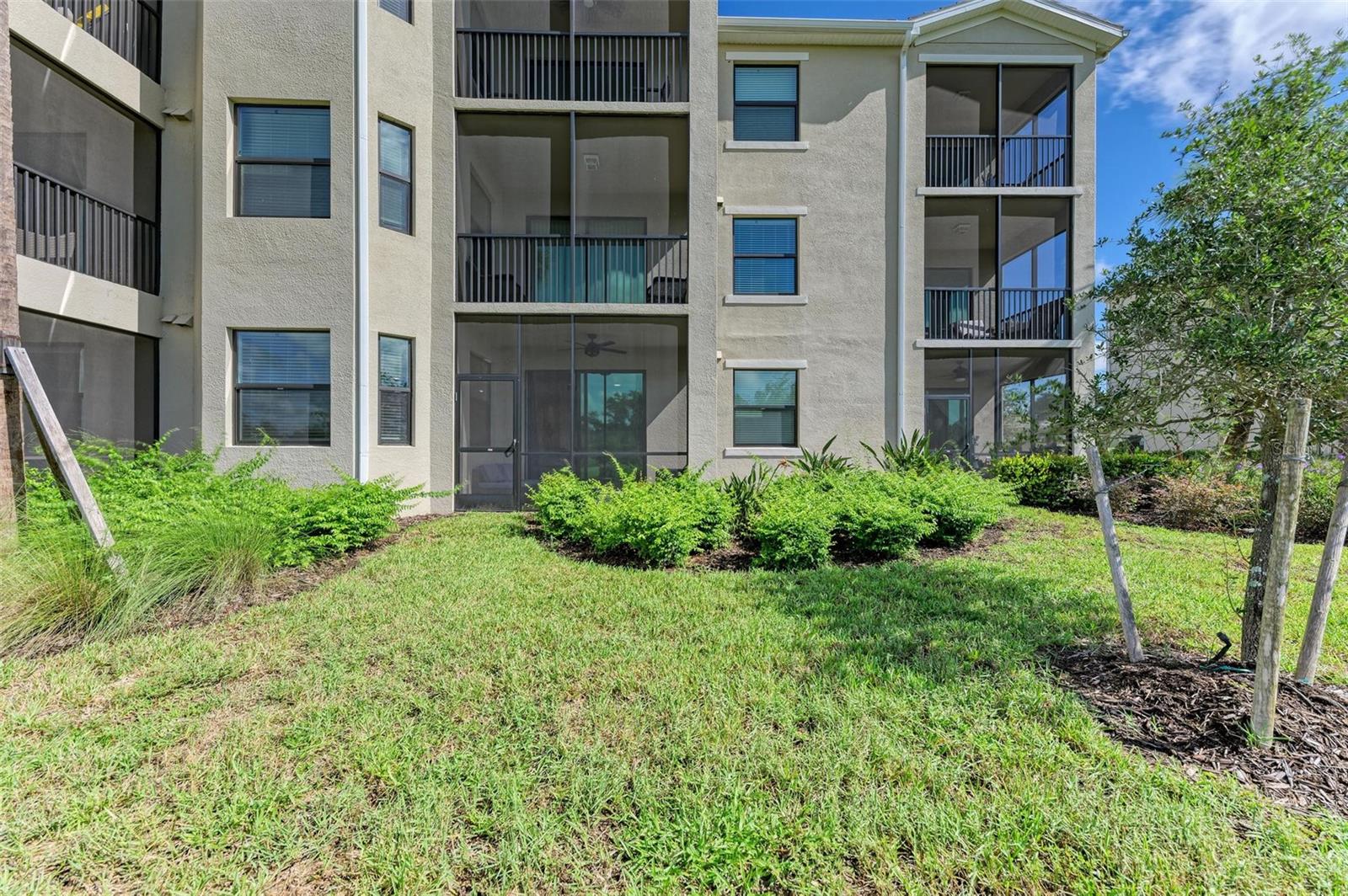 TERRACE VIII AT LAKEWOOD NATIONAL PH I - Residential Lease