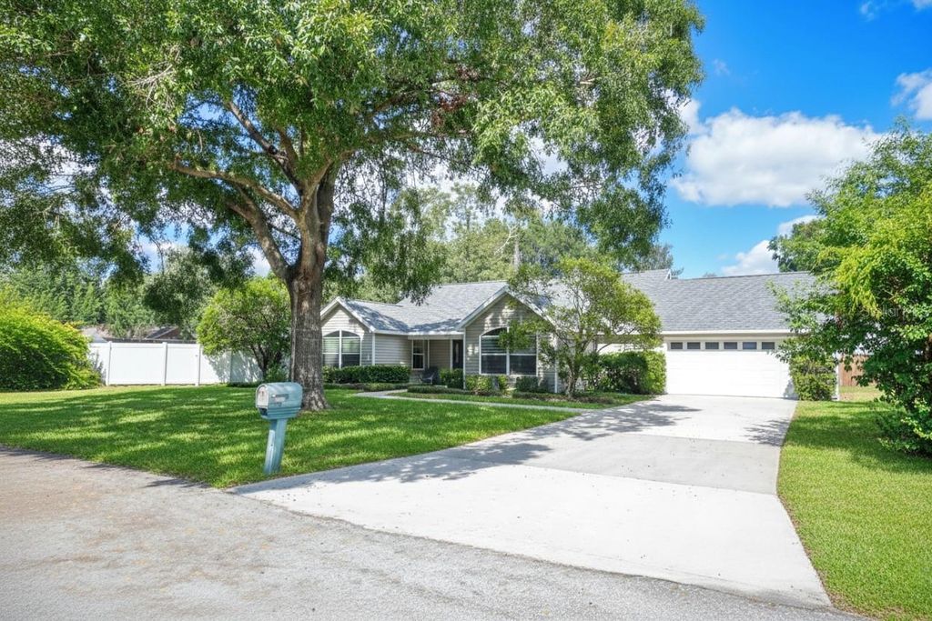 Photo of 2201 Howard Lane, Tampa, FL 33612 (MLS # TB8449181)