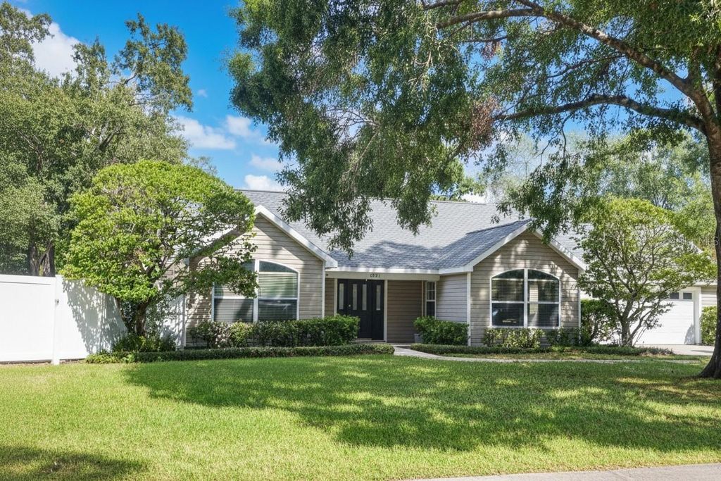 Photo of 2201 Howard Lane, Tampa, FL 33612 (MLS # TB8449181)
