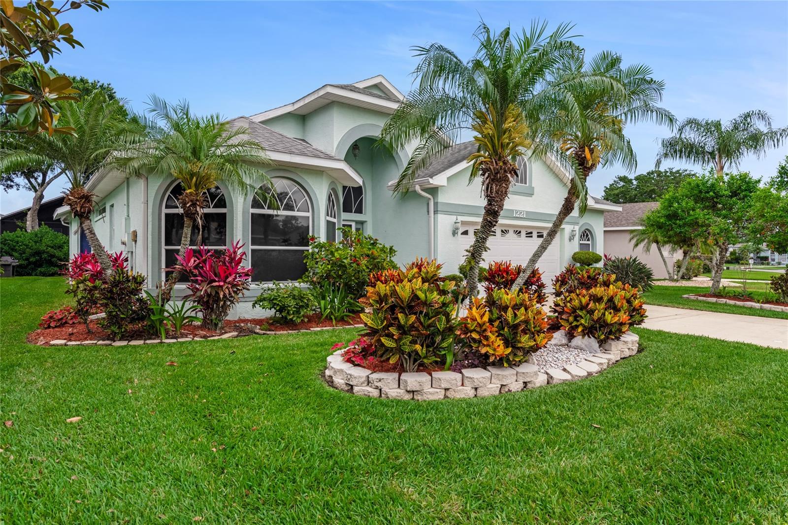 1221 SIESTA KEY CIRCLE