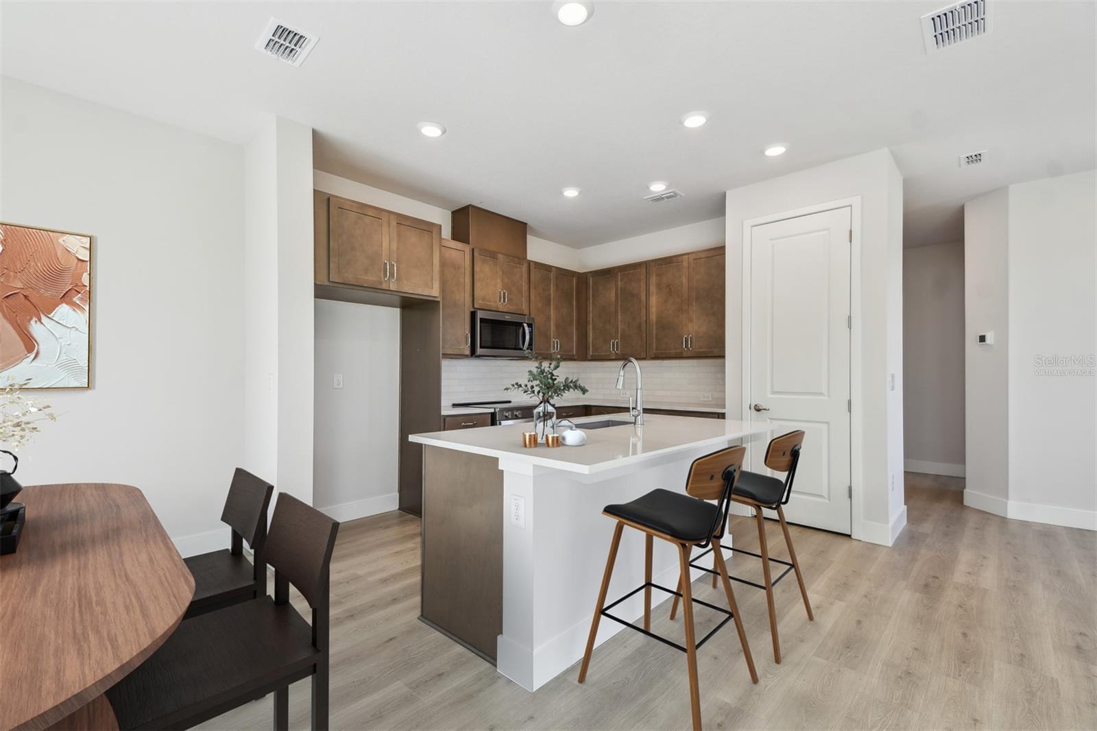 10712 OAK BEND DRIVE