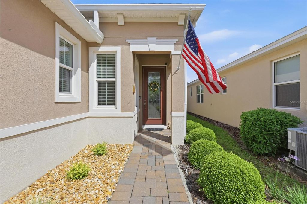 Photo of 188 Old Moss Circle, Deland, FL 32724 (MLS # V4948279)