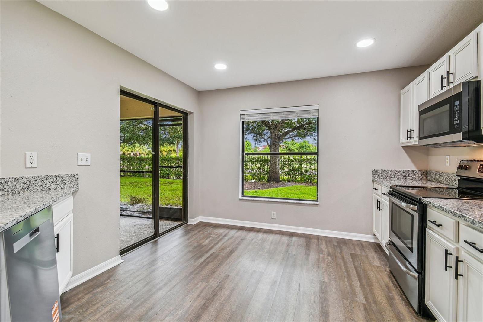 EDGEWATER AT LAKE BRANDON - Residential