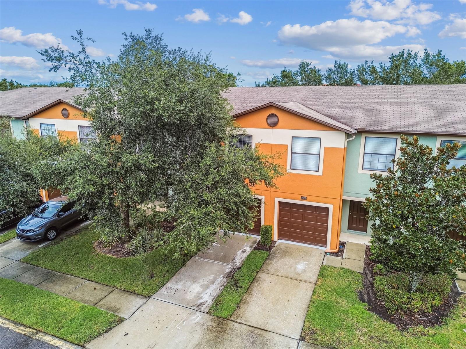 EDGEWATER AT LAKE BRANDON - Residential