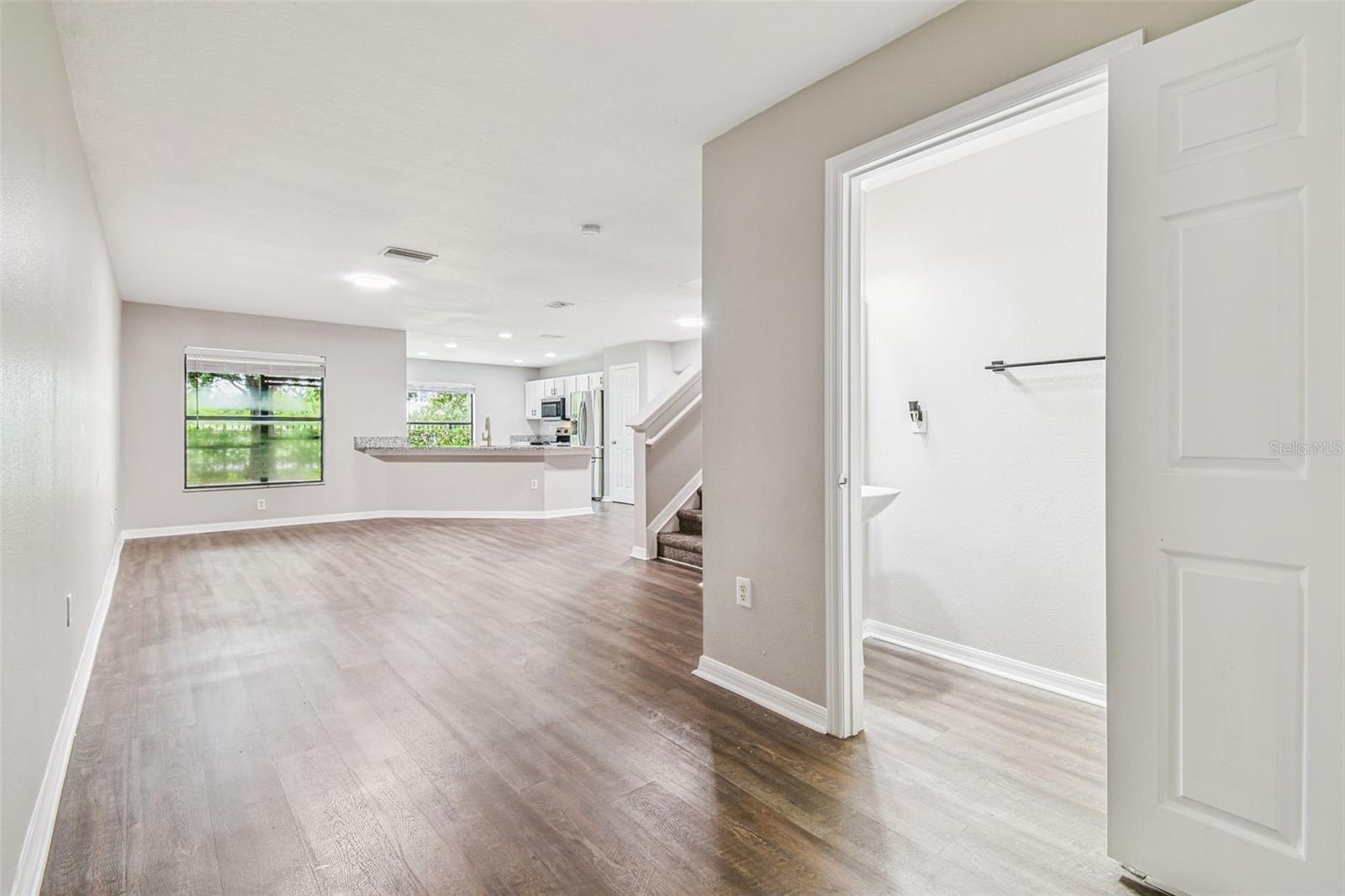 EDGEWATER AT LAKE BRANDON - Residential