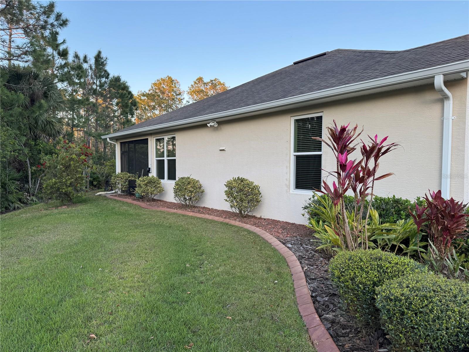 120 S HUMMINGBIRD PLACE