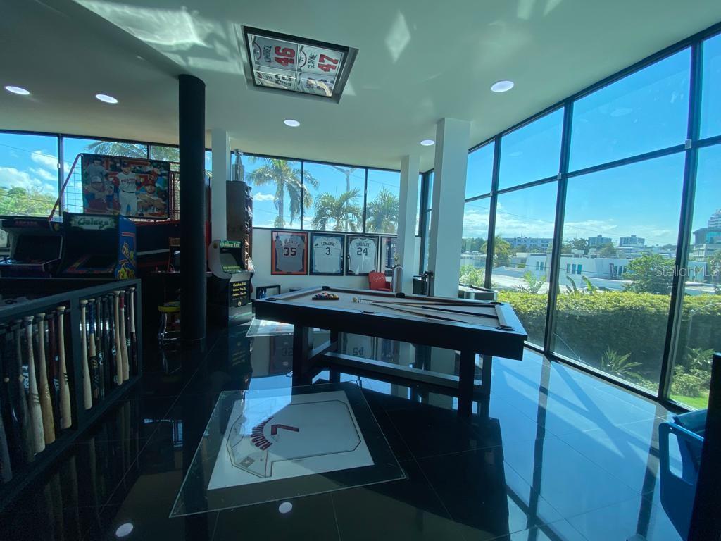 CAPARRA HILLS - Residential