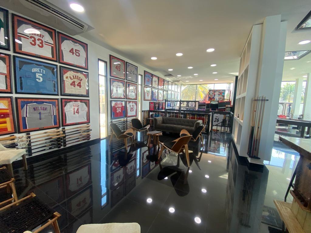 CAPARRA HILLS - Residential